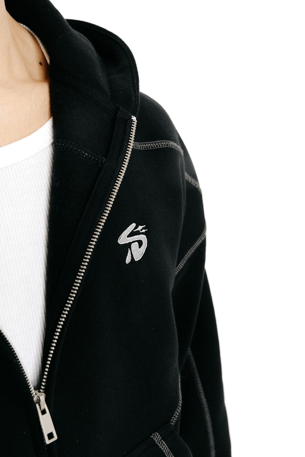 Black zip hoodie F001