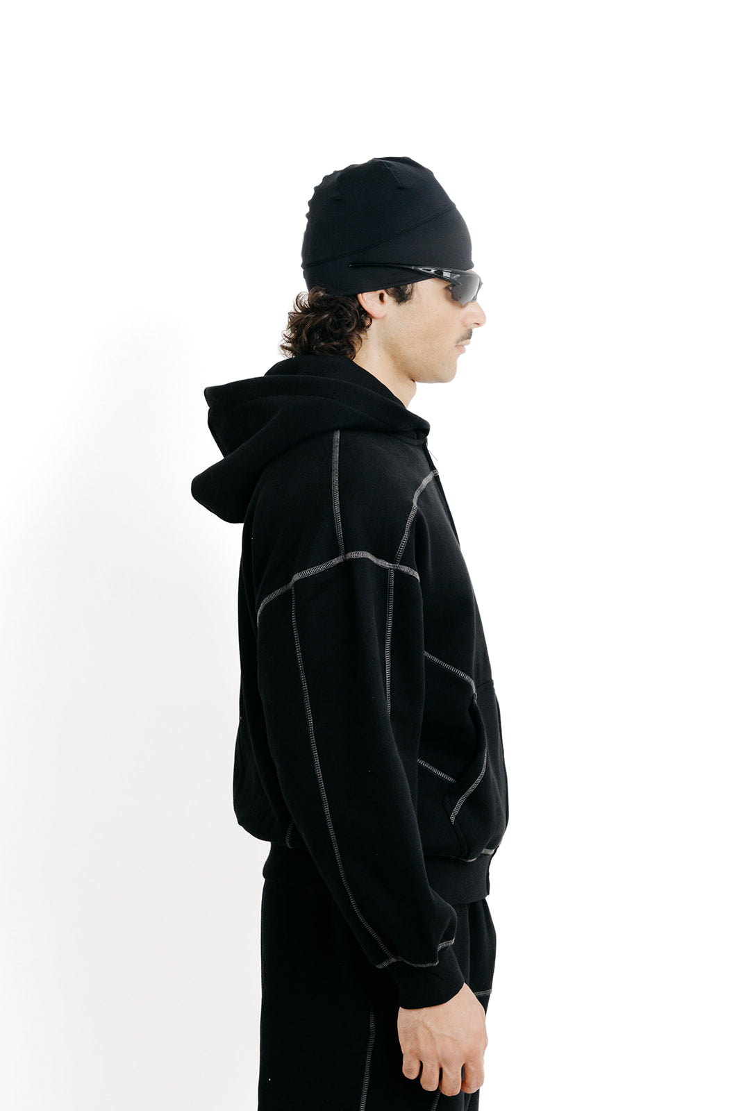 Black zip hoodie F001
